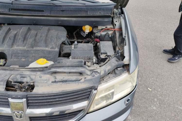 Used Dodge Journey 2011 2.7 Luxury Navigation Edition Engine Bay Left