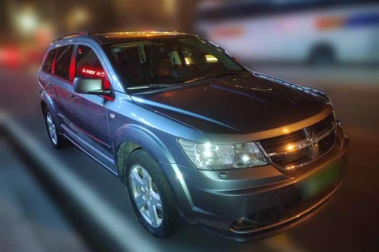Used Dodge Journey 2011 2.7 Luxury Navigation Edition Front Right 45 Deg