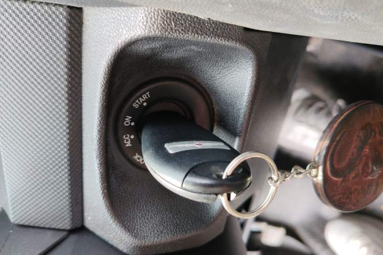 Used Dodge Journey 2011 2.7 Luxury Navigation Edition Gear Lever