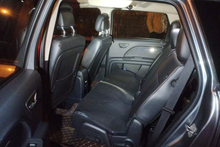 Used Dodge Journey 2011 2.7 Luxury Navigation Edition Left Rear Seat