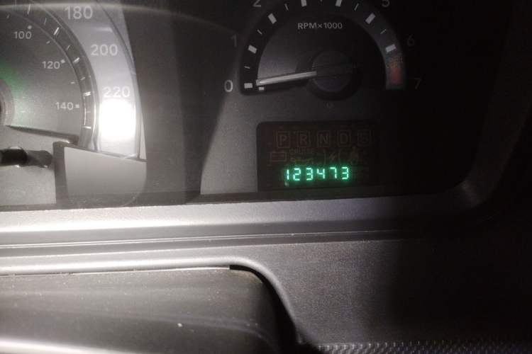 Used Dodge Journey 2011 2.7 Luxury Navigation Edition Odometer Close Up