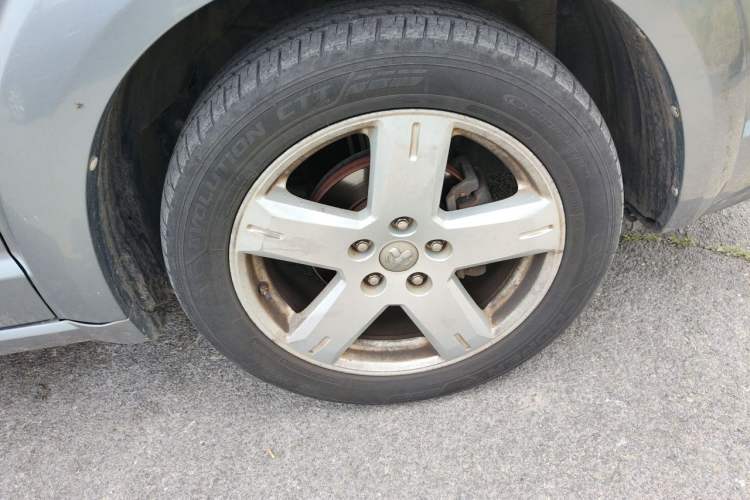 Used Dodge Journey 2011 2.7 Luxury Navigation Edition Right Front Wheel Hub