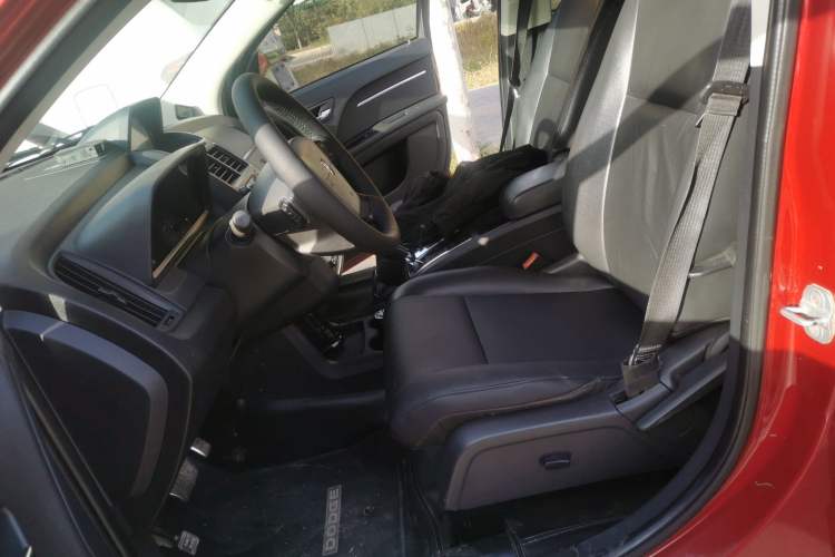Used Dodge Journey 2011 2.7 Luxury Navigation Edition Left Front Seat