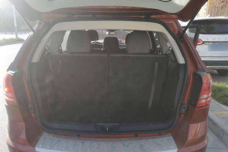 Used Dodge Journey 2011 2.7 Luxury Navigation Edition Trunk