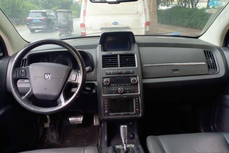 Used Dodge Journey 2011 2.7 Luxury Navigation Edition Center Console
