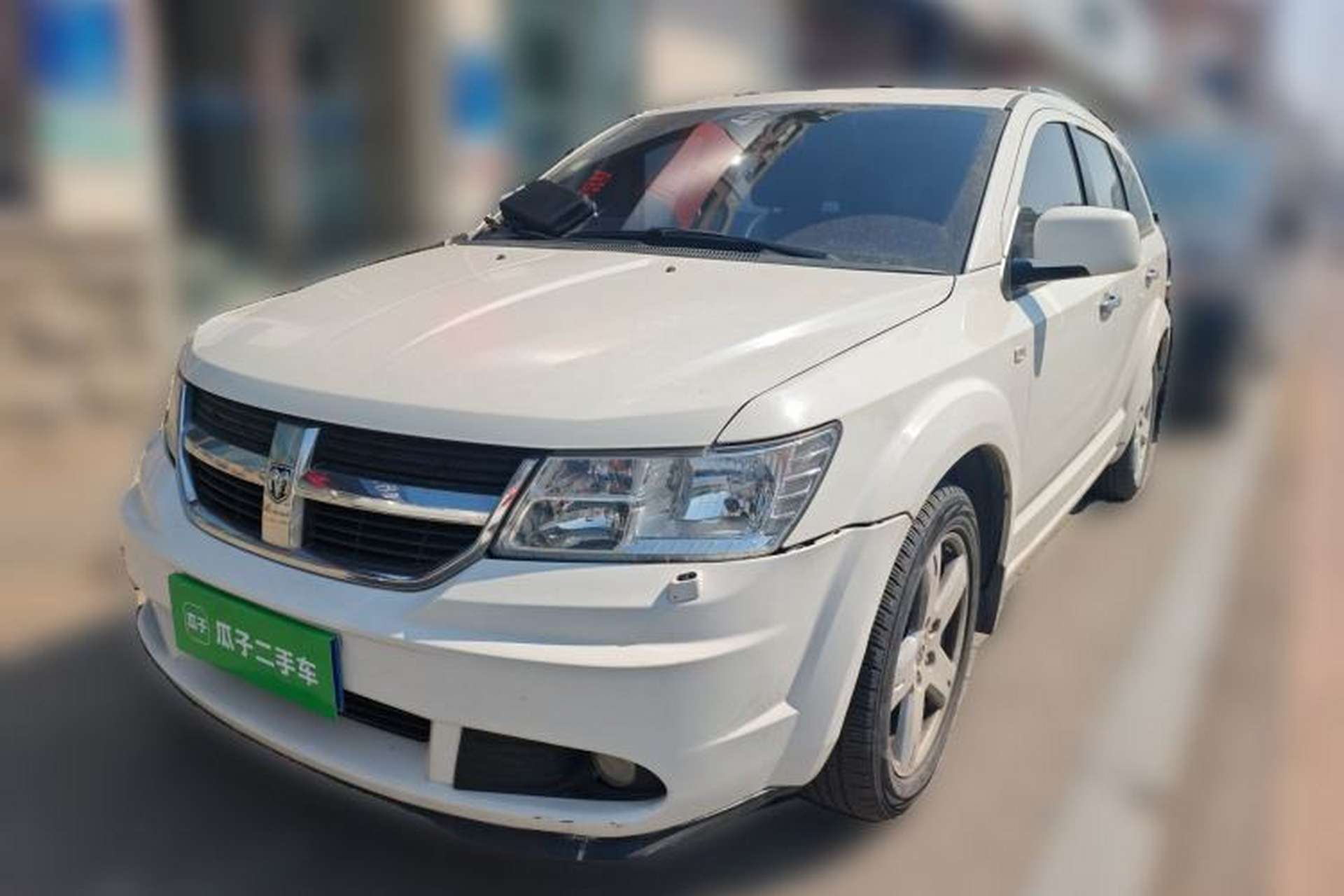 Used Dodge Journey 2011 2.7 Luxury Navigation Edition Front Left 45 Deg