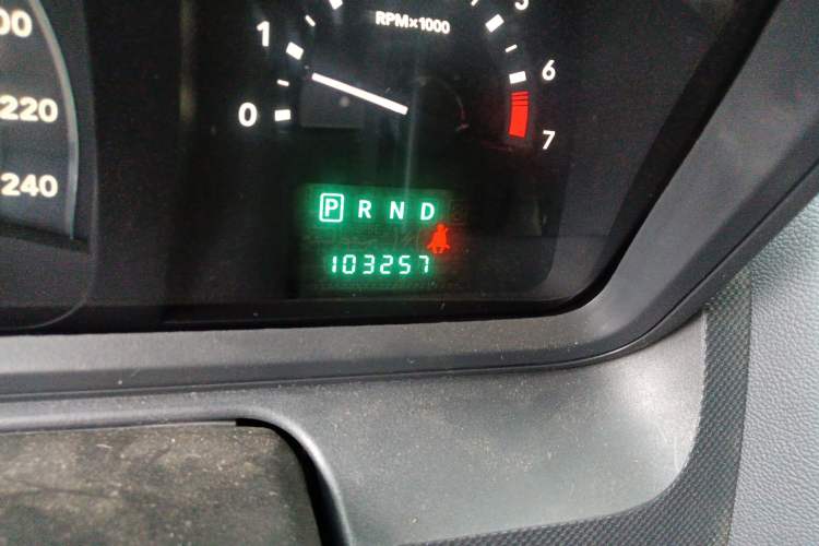 Used Dodge Journey 2011 2.7 Luxury Navigation Edition Odometer Close Up