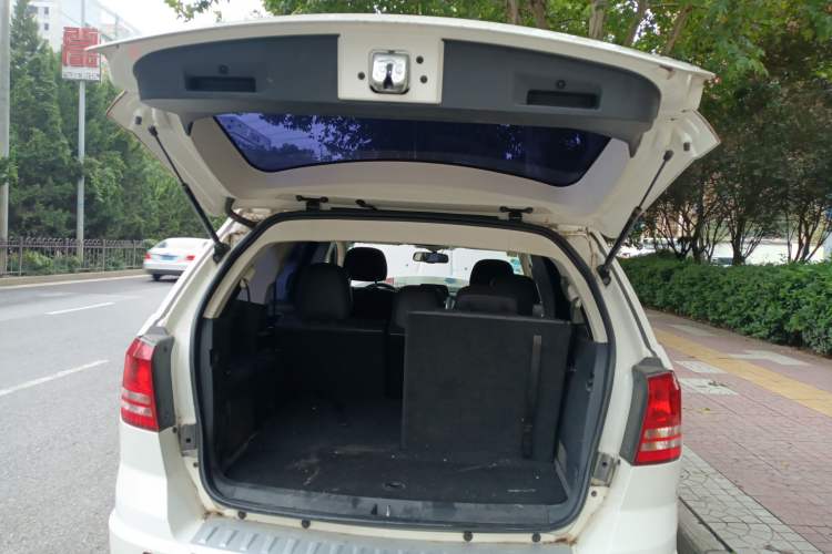 Used Dodge Journey 2011 2.7 Luxury Navigation Edition Trunk