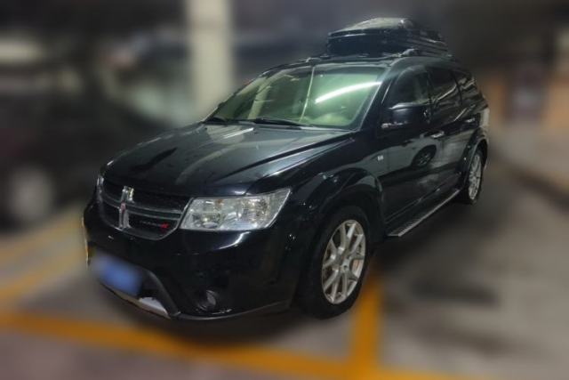 Ojetý Dodge Journey 2013 2.4L Two-Wheel Drive Luxury Version