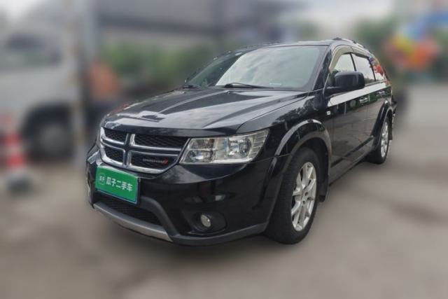 Ojetý Dodge Journey 2013 2.4L Two-Wheel Drive Luxury Version