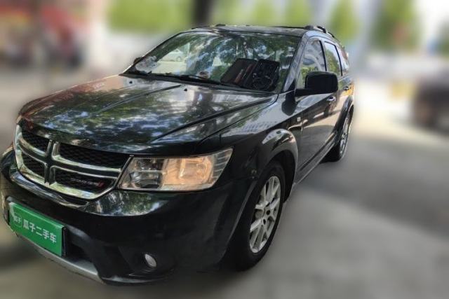 Ojetý Dodge Journey 2013 2.4L Two-Wheel Drive Luxury Version