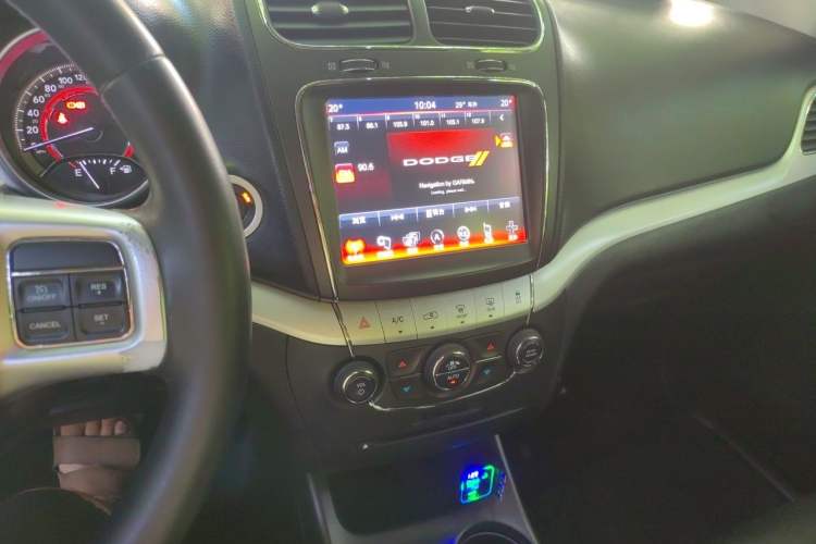 Used Dodge Journey 2013 2.4L Two-Wheel Drive Luxury Version Audio And AC Panel