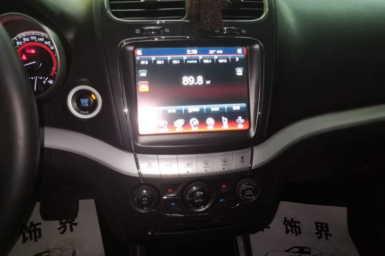 Used Dodge Journey 2013 2.4L Two-Wheel Drive Luxury Version Audio And AC Panel