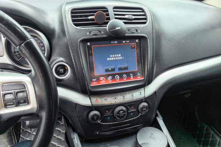 Used Dodge Journey 2013 2.4L Two-Wheel Drive Luxury Version Audio And AC Panel