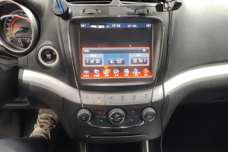 Used Dodge Journey 2013 2.4L Two-Wheel Drive Luxury Version Audio And AC Panel
