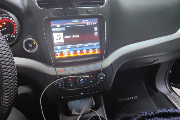 Used Dodge Journey 2013 2.4L Two-Wheel Drive Luxury Version Audio And AC Panel