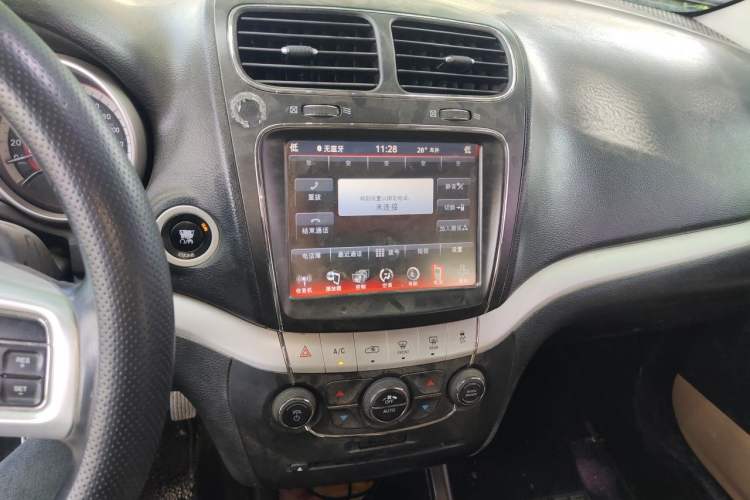 Used Dodge Journey 2013 2.4L Two-Wheel Drive Luxury Version Audio And AC Panel