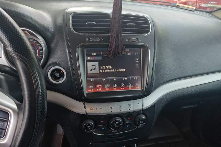 Used Dodge Journey 2013 2.4L Two-Wheel Drive Luxury Version Audio And AC Panel