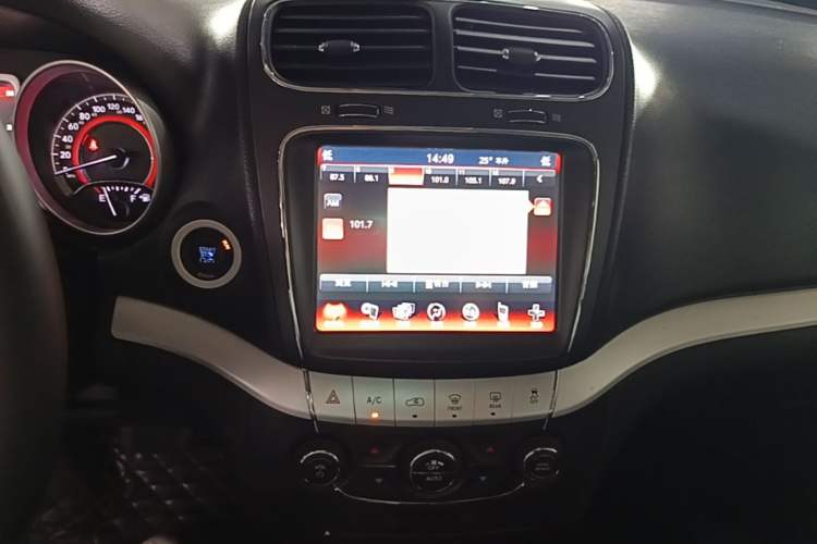 Used Dodge Journey 2013 2.4L Two-Wheel Drive Luxury Version Audio And AC Panel