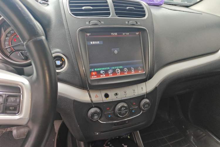 Used Dodge Journey 2013 2.4L Two-Wheel Drive Luxury Version Audio And AC Panel