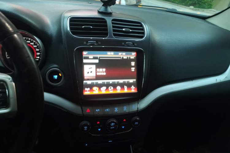 Used Dodge Journey 2013 2.4L Two-Wheel-Drive Smart Edition Audio And AC Panel