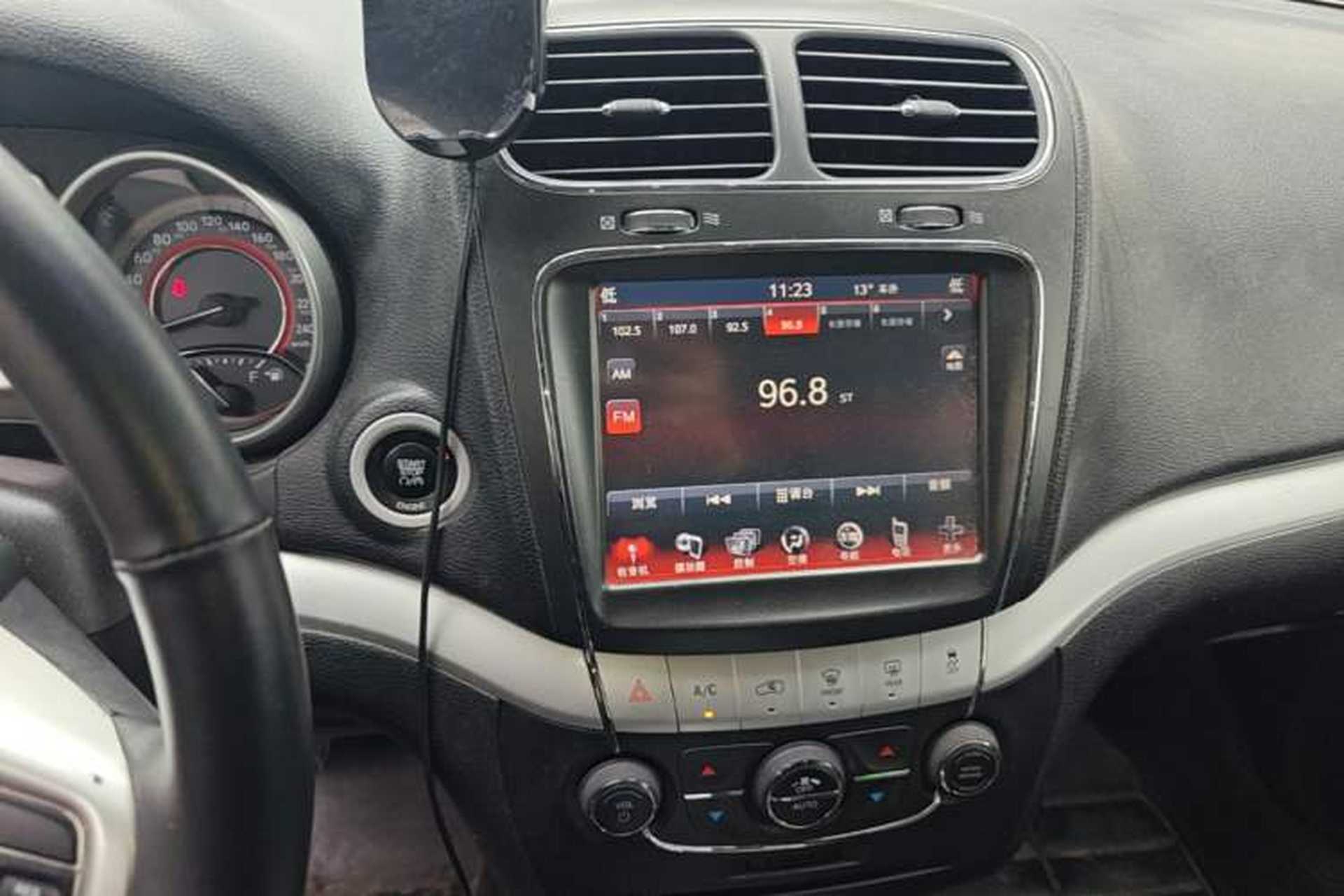 Used Dodge Journey 2013 2.4L Two-Wheel Drive Luxury Version Audio And AC Panel