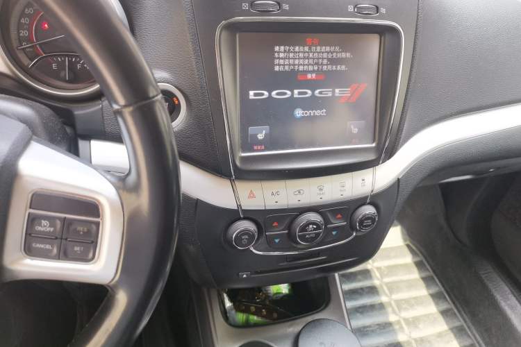 Used Dodge Journey 2013 2.4L Two-Wheel Drive Luxury Version Audio And AC Panel