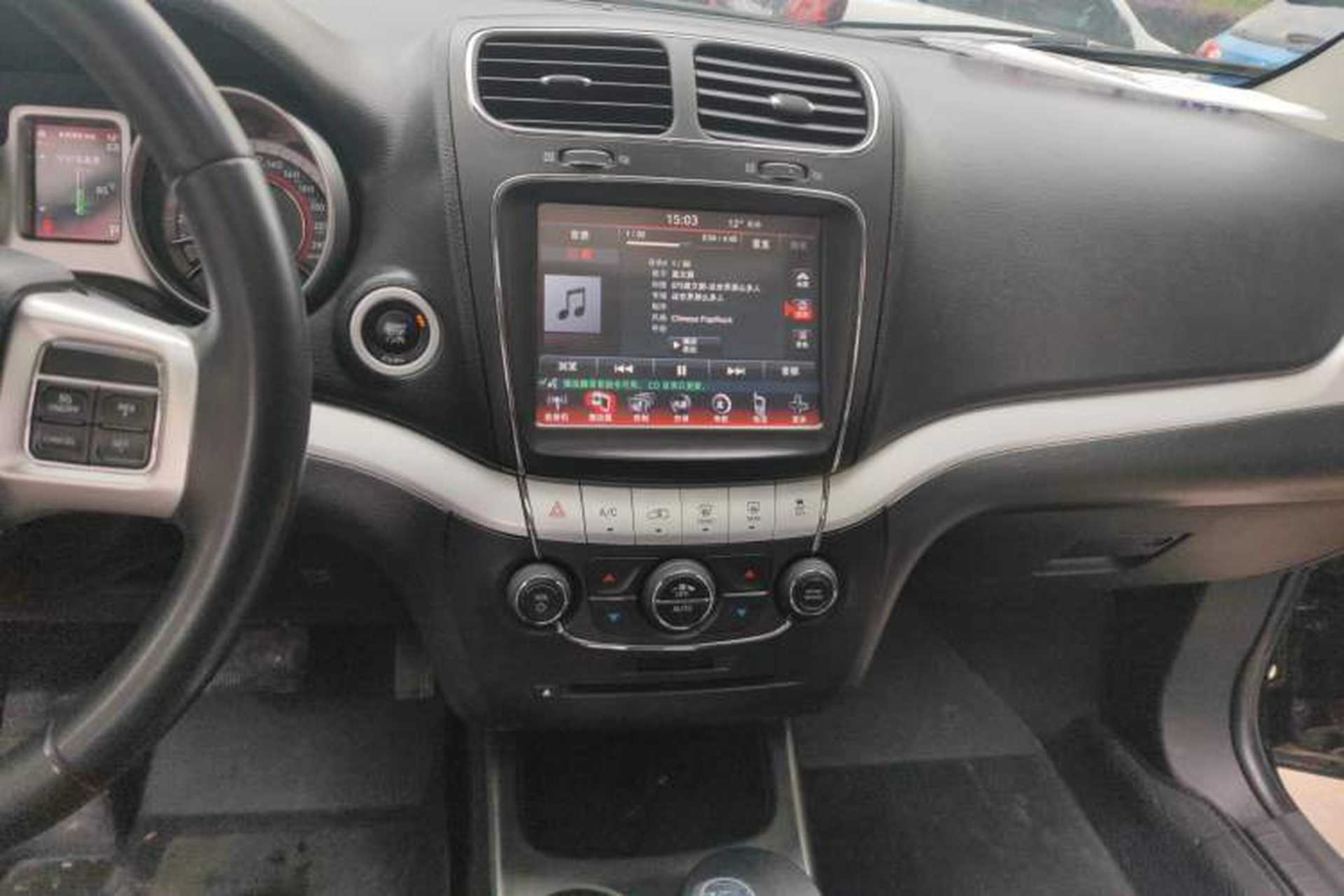 Used Dodge Journey 2013 2.4L Two-Wheel Drive Luxury Version Audio And AC Panel