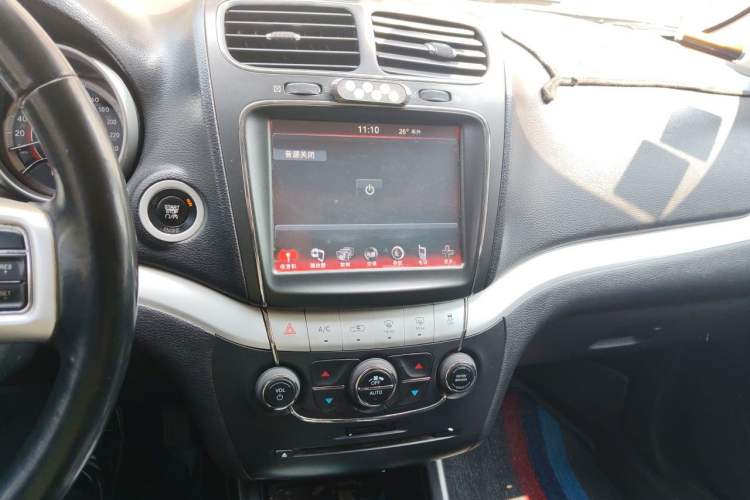 Used Dodge Journey 2013 2.4L Two-Wheel Drive Luxury Version Audio And AC Panel