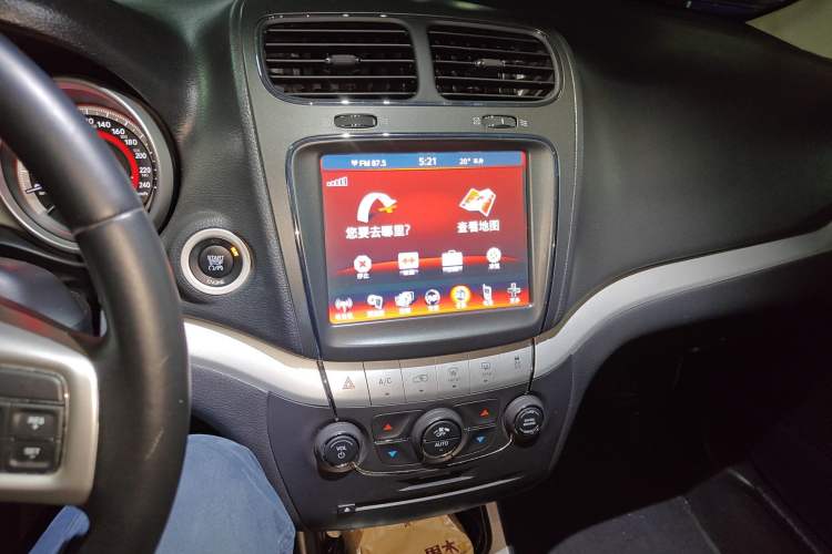 Used Dodge Journey 2013 2.4L Two-Wheel Drive Luxury Version Audio And AC Panel