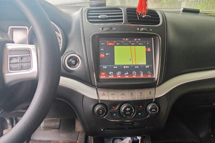 Used Dodge Journey 2013 2.4L Two-Wheel Drive Luxury Version Audio And AC Panel