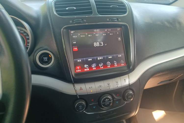 Used Dodge Journey 2013 2.4L Two-Wheel Drive Luxury Version Audio And AC Panel