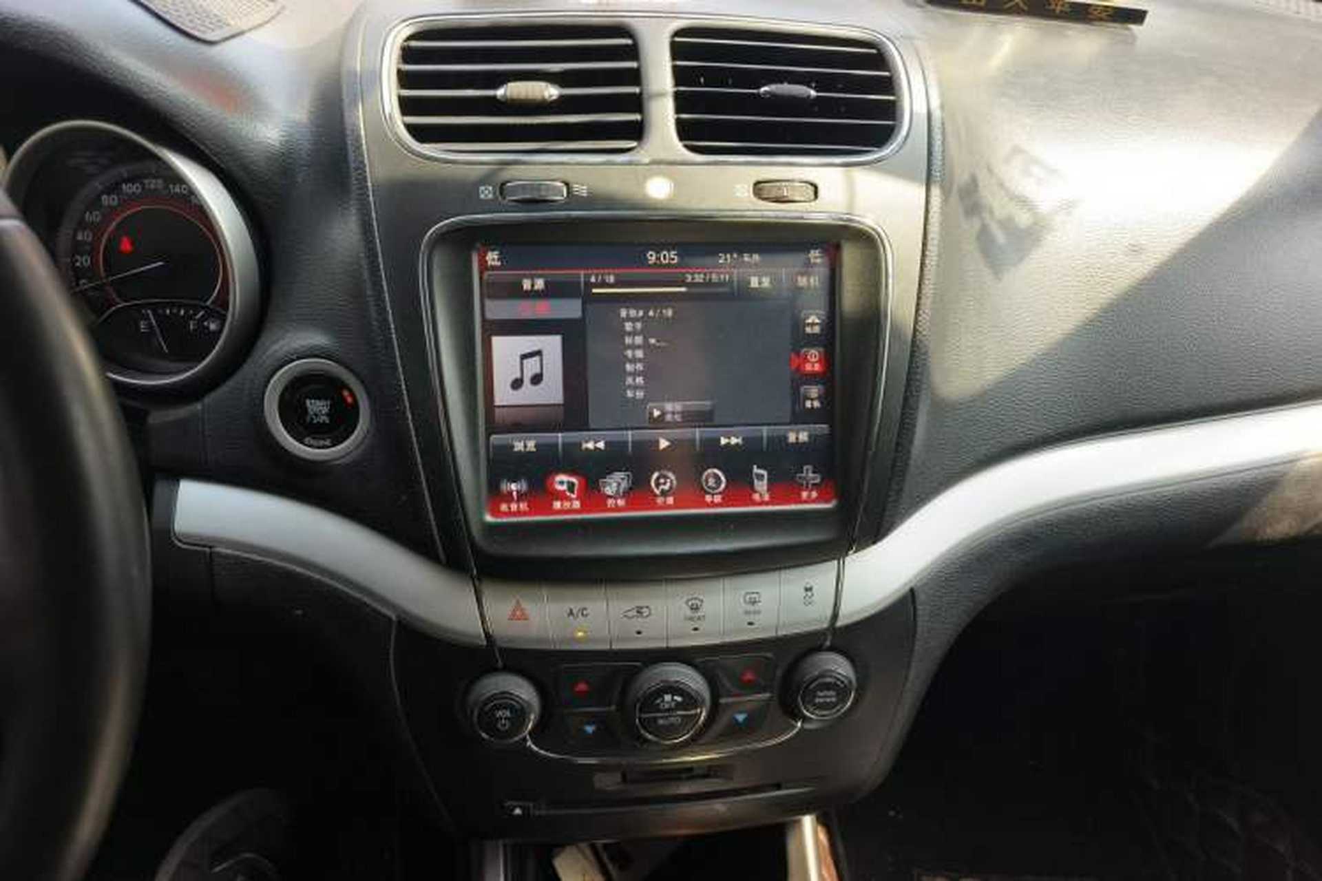 Used Dodge Journey 2013 2.4L Two-Wheel Drive Luxury Version Audio And AC Panel