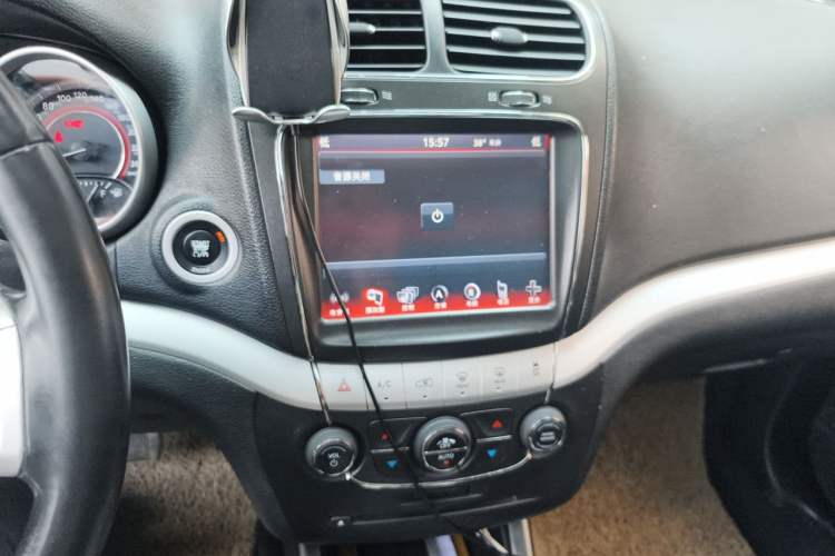 Used Dodge Journey 2013 3.6L Four-Wheel Drive Flagship Edition Audio And AC Panel