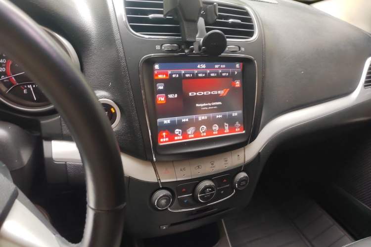 Used Dodge Journey 2013 2.4L Two-Wheel Drive Luxury Version Audio And AC Panel
