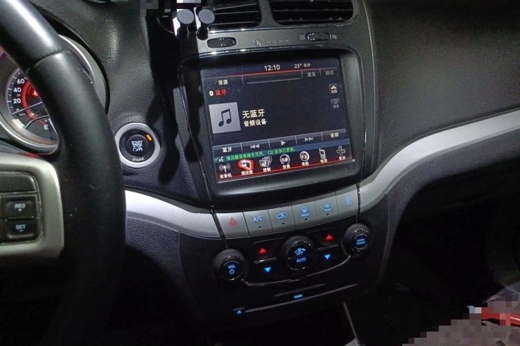 Used Dodge Journey 2013 2.4L Two-Wheel Drive Luxury Version Audio And AC Panel