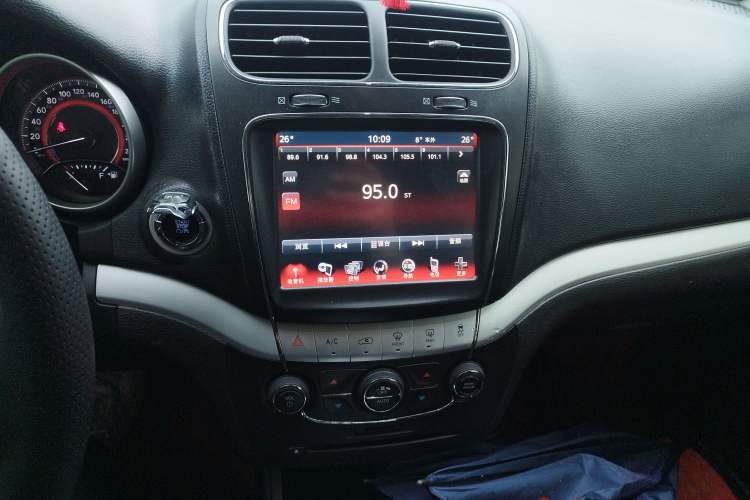 Used Dodge Journey 2013 2.4L Two-Wheel Drive Luxury Version Audio And AC Panel