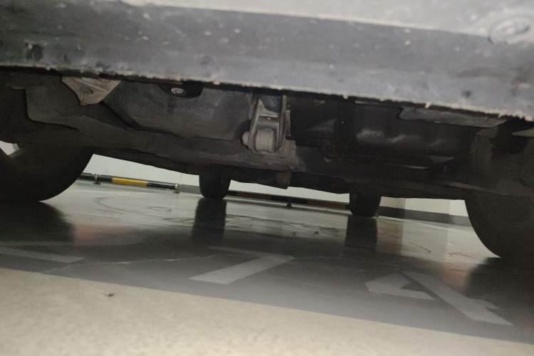 Used Dodge Journey 2013 2.4L Two-Wheel Drive Luxury Version Chassis Front