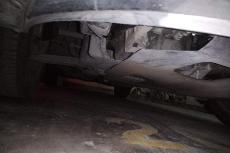 Used Dodge Journey 2013 2.4L Two-Wheel Drive Luxury Version Chassis Front