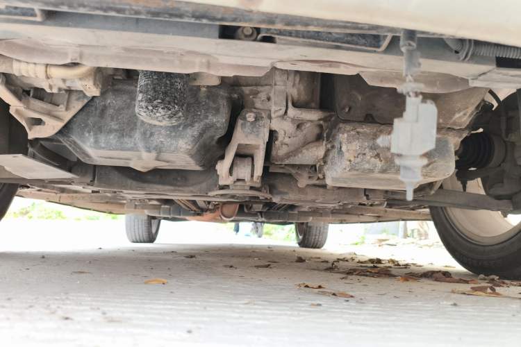 Used Dodge Journey 2013 2.4L Two-Wheel Drive Luxury Version Chassis Front