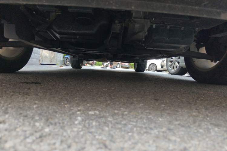 Used Dodge Journey 2013 2.4L Two-Wheel Drive Luxury Version Chassis Front