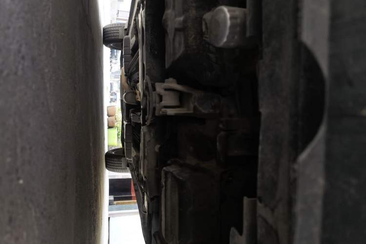 Used Dodge Journey 2013 2.4L Two-Wheel Drive Luxury Version Chassis Front