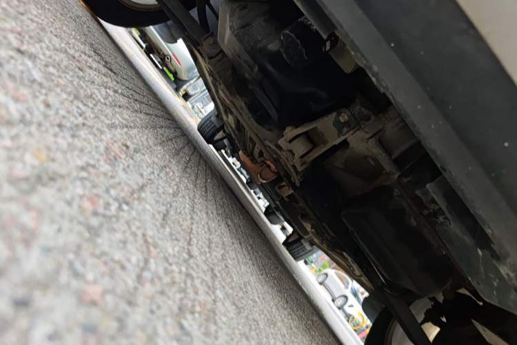 Used Dodge Journey 2013 2.4L Two-Wheel Drive Luxury Version Chassis Front