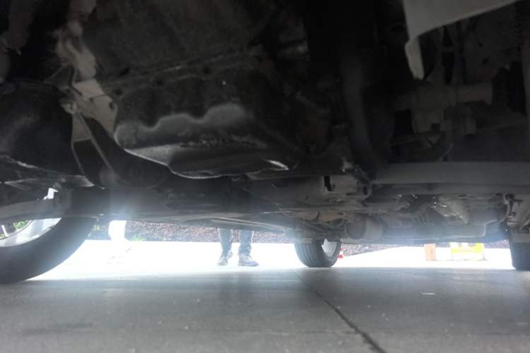 Used Dodge Journey 2013 2.4L Two-Wheel Drive Luxury Version Chassis Front Left