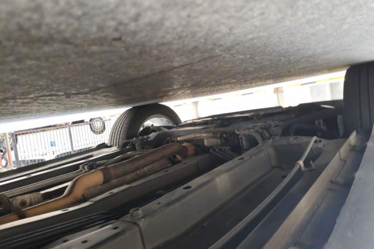 Used Dodge Journey 2013 2.4L Two-Wheel Drive Luxury Version Chassis Front Left