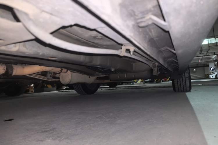 Used Dodge Journey 2013 2.4L Two-Wheel Drive Luxury Version Chassis Front Left