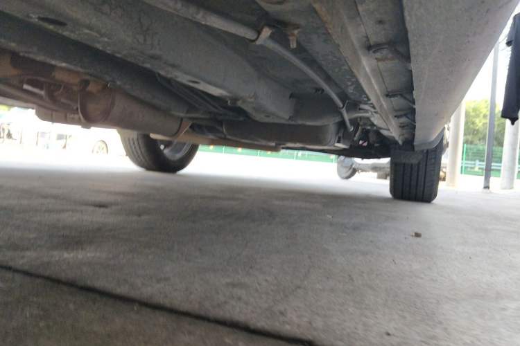 Used Dodge Journey 2013 2.4L Two-Wheel Drive Luxury Version Chassis Front Left