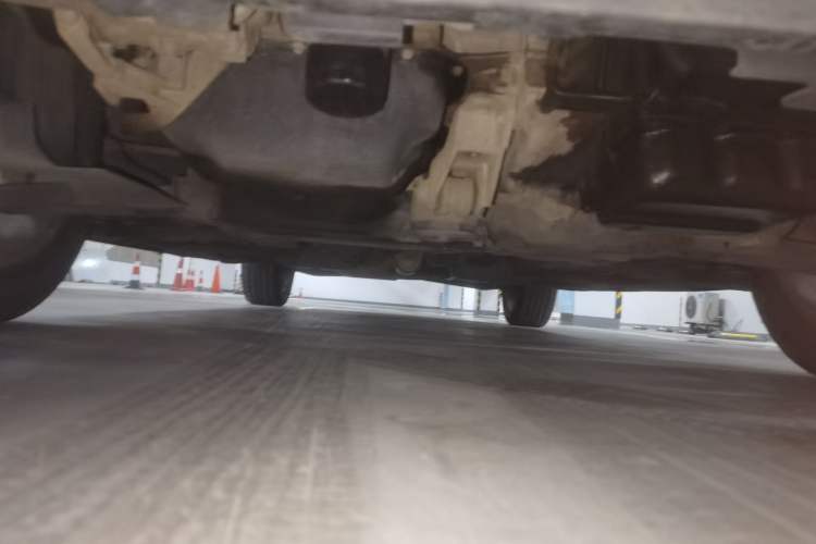 Used Dodge Journey 2013 2.4L Two-Wheel Drive Luxury Version Chassis Front