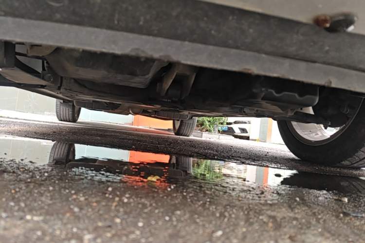 Used Dodge Journey 2013 2.4L Two-Wheel Drive Luxury Version Chassis Front