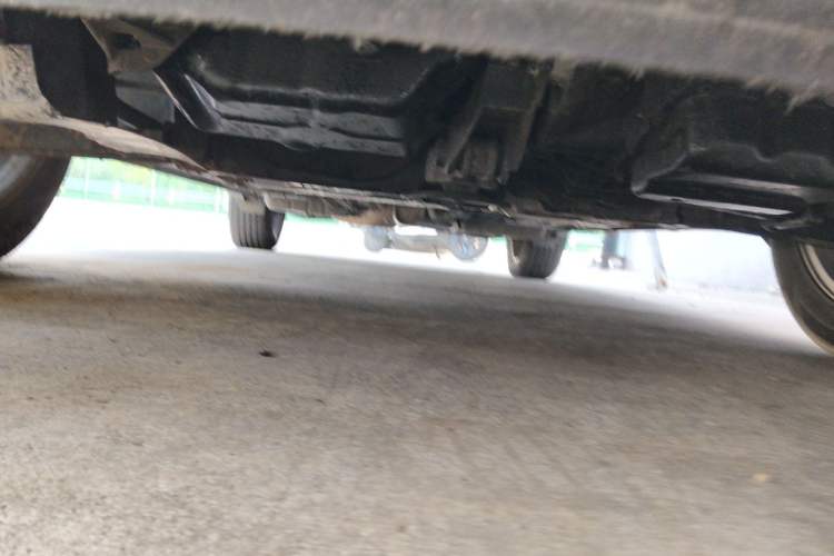 Used Dodge Journey 2013 2.4L Two-Wheel Drive Luxury Version Chassis Front